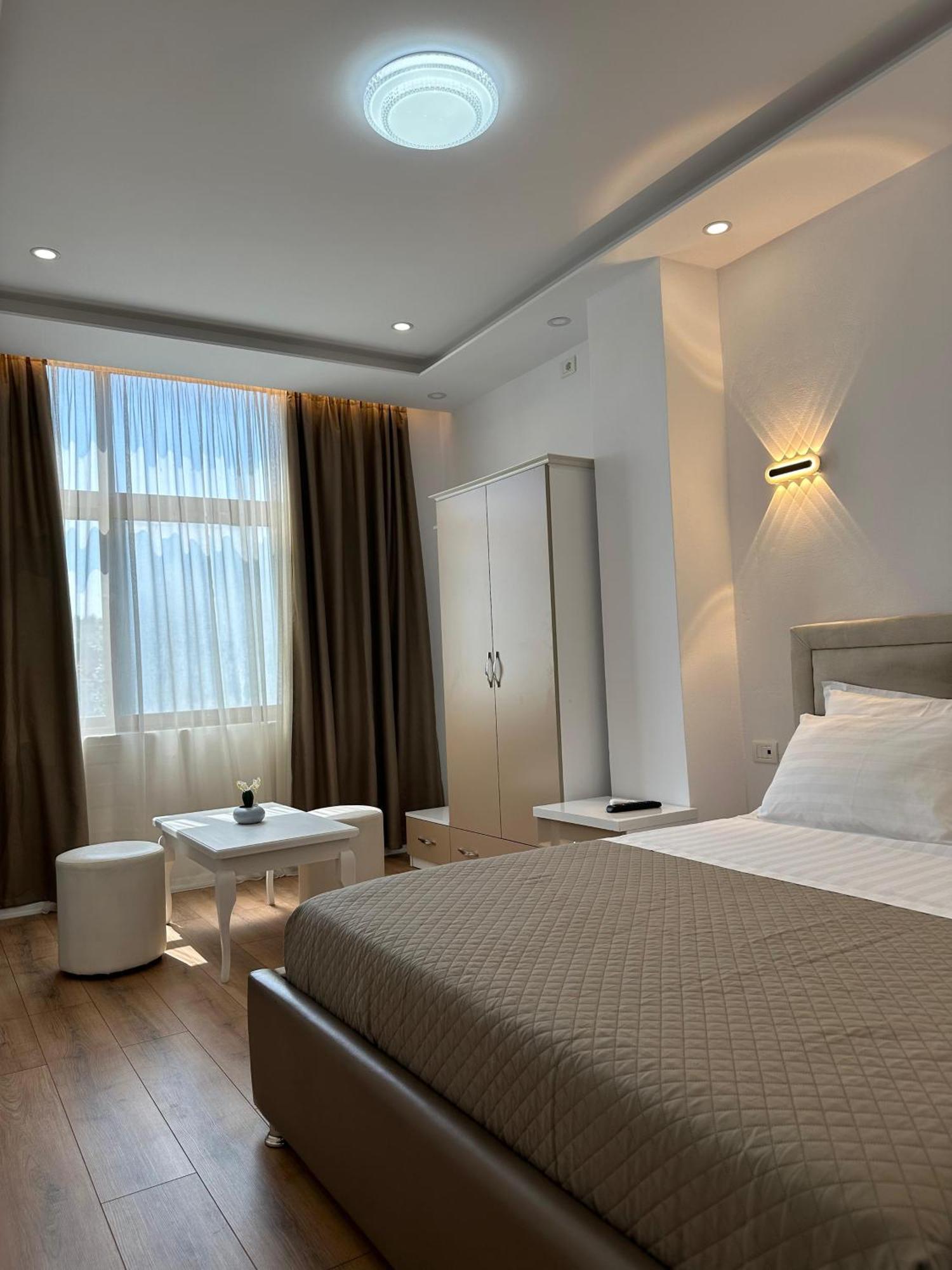 Hotel Arberia Tirana Exterior photo